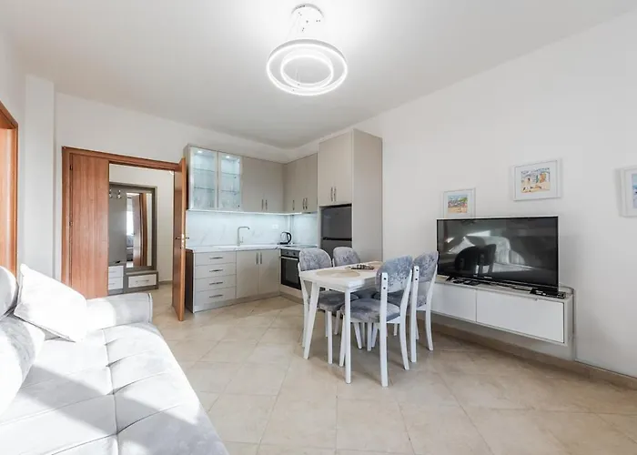 The Seaview Sanctuary By Ps Apartament Golem (Tirana)